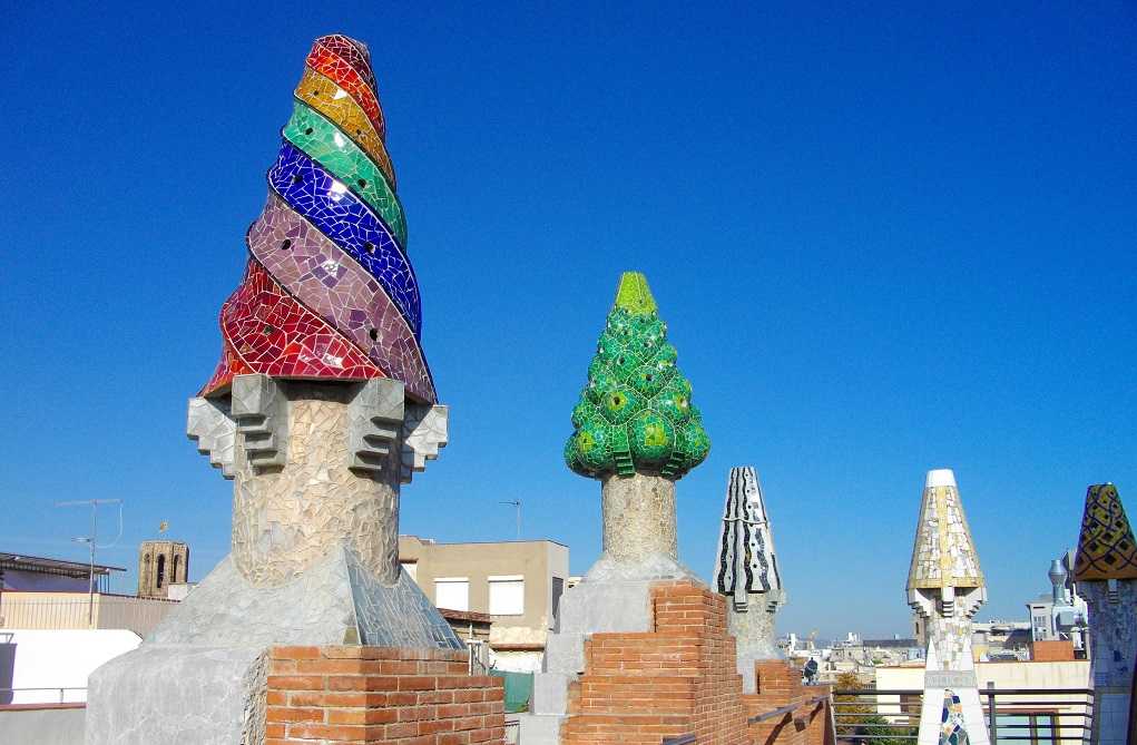 la rambla caddesi, barcelona, güell sarayı