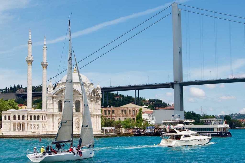 Bosphorus Cruise Tour In Istanbul