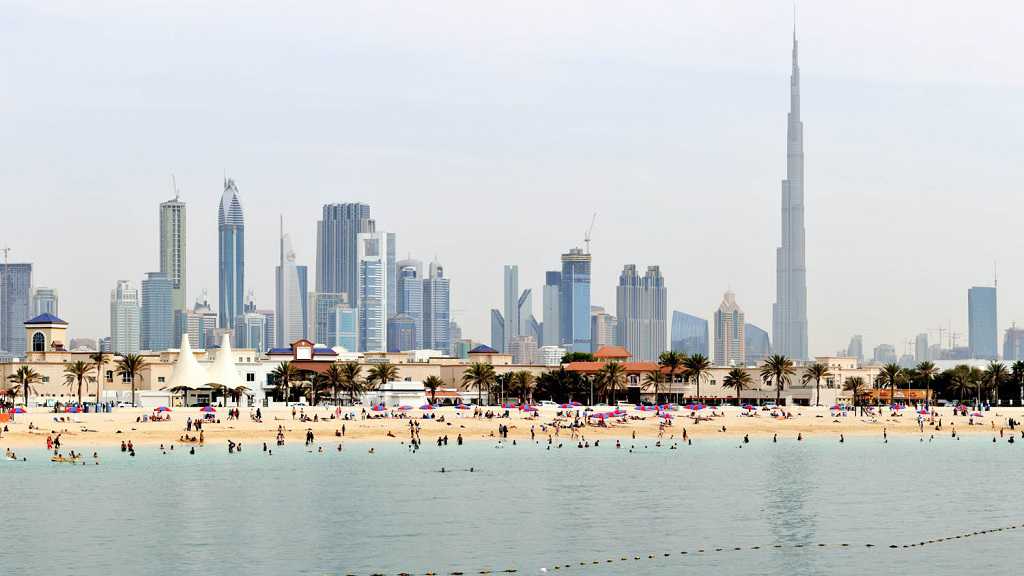 Burj Al Khalifa, das höchste Gebäude der Welt (auf der rechten Seite) das Burj al Khalifa Dubai
