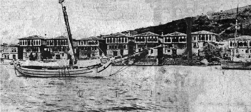historia de isla de ekinlik