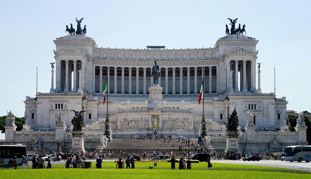 roma'da gezilecek yerler, düğün pastası