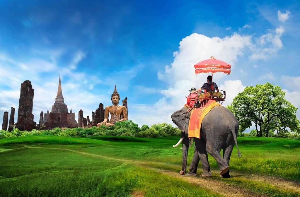 Pemandu wisata berbahasa Indonesia di Bangkok. wisata dengan kendaraan pribadi dan sopir
